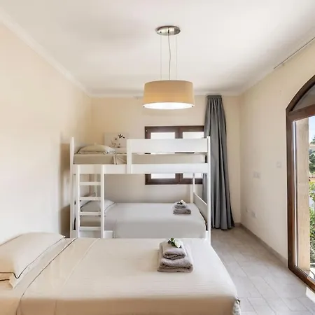 Villa Sunnyvillas: 4br Seafront Villa*private Pool*bw44 *